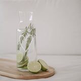 Carafe en forme de cœur blanc