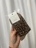 Sokid suudle I leopard