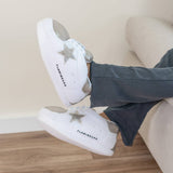 Chaussures de maison géantes à paillettes argentées