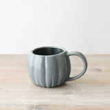 Grey ceramic pumpkin mug, 14.5 cm