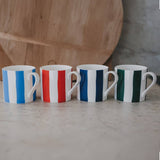 Tasse à rayures rouge