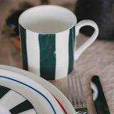 Tasse à rayures vertes